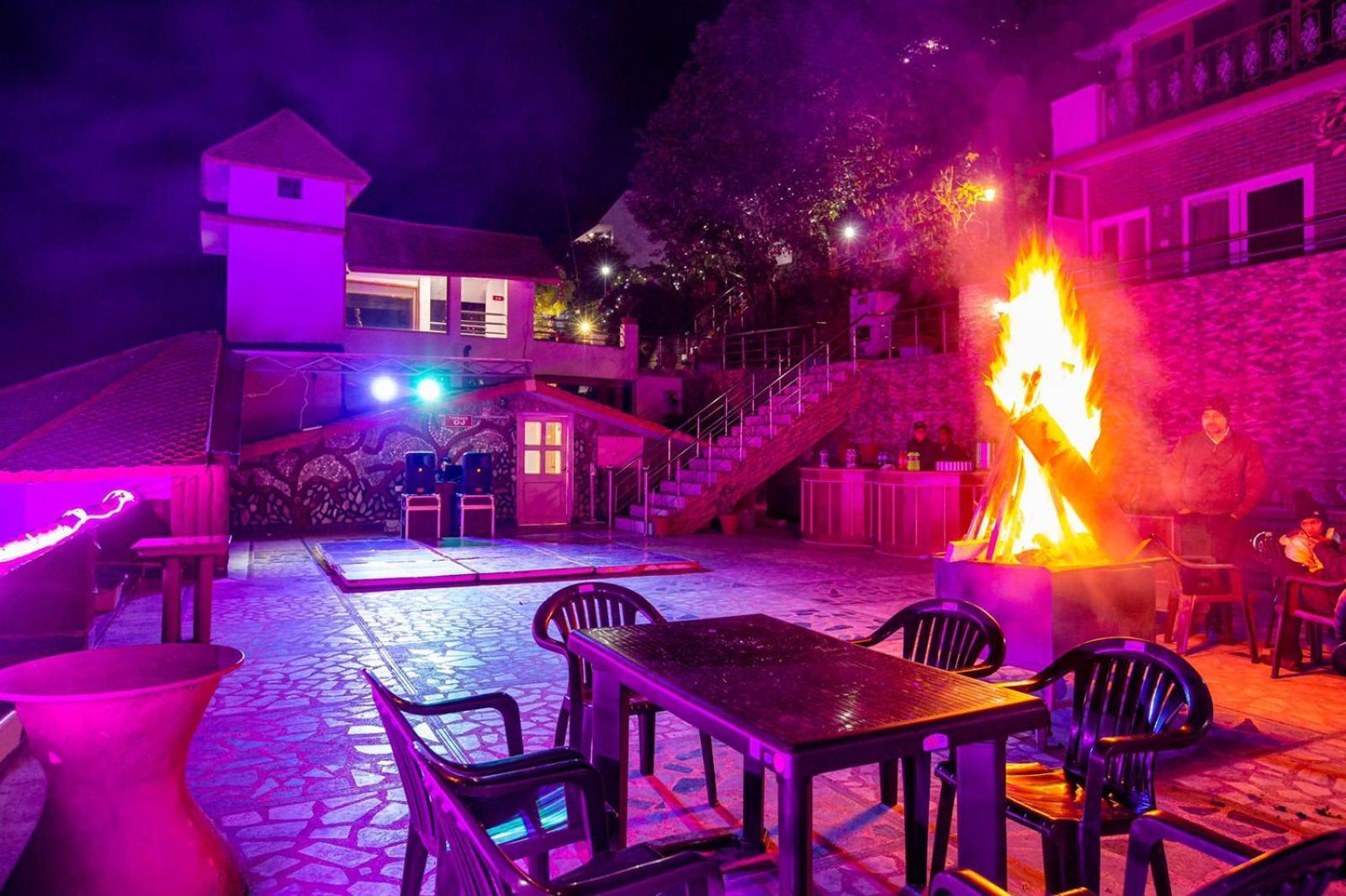 Blue Pine Resort Lansdowne Exterior photo